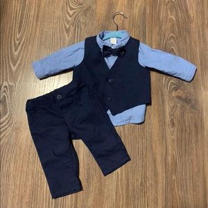 4 Piece H&M suit Size 4-6 month excellent condition